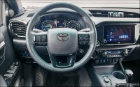 Toyota Hilux 2.8 D-4D Invincible Hybrid 48V