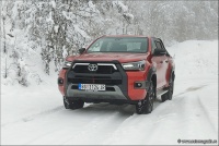 Toyota Hilux 2.8 D-4D Invincible Hybrid 48V