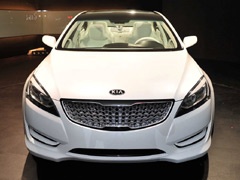 Kia predstavila koncept luksuzne limuzine