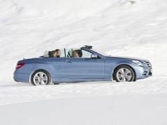 Video: Mercedes-Benz E Cabrio - četiri godišnja doba