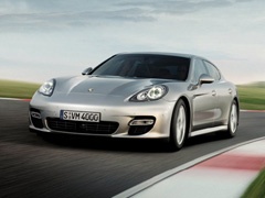I Playboy ima svoj Automobil godine: Porsche Panamera