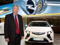 Opel CEO, Nick Reilly, dovezao Amperu na ženevski salon