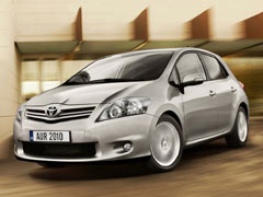 Video: Toyota Auris 2010 u pokretu