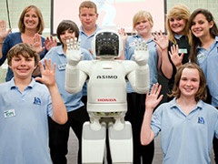 ASIMO oduševio publiku u Engleskoj