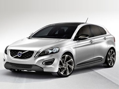 Volvo C30 2012: napad na VW Golf