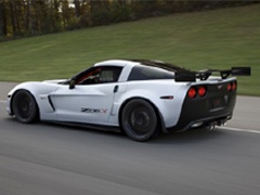 SEMA 2010: Chevrolet Corvette na dva načina