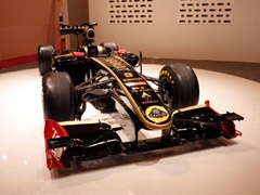 Formula 1 - Renault R30 u bojama Lotusa