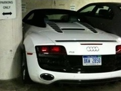 Kako NE parkirati Audi R8 Spyder