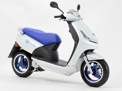 Verano Motors: Premijera Peugeot skutera na sajmu „Motopassion”