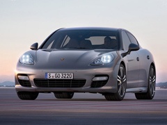 Porsche Panamera Turbo S: do stotke za 3,8 s