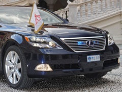 Albert II od Monaka - na venčanje u Lexusu LS 600h L