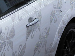 Britanski kraljevski par dobio specijalni MINI Cooper