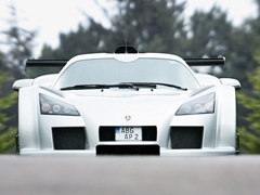 Za volanom snažnih automobila, samo vozači stariji od 21 godinu?