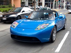 Tesla Roadster: 100.000 električnih kilometara za dve godine