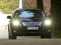 Video: Lexus LS 600h L - Svadbena limuzina princa Albert II