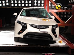 Pet zvezdica na Euro NCAP testu za Opel Amperu
