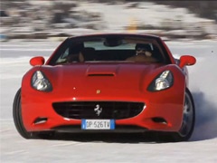 Video: Ferrari California na snegu