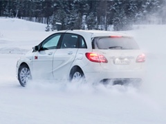 Zimski automobil godine je Mercedes-Benz B-Klasa