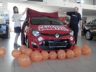 Uručena glavna nagrada Cedevita nagradne igre - Renault Twingo