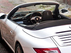 Tjuning: Porsche Carrera S sa volanom u sredini