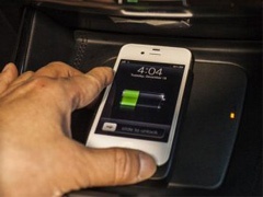 Toyota predstavila bežični punjač za mobilni telefon + VIDEO