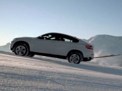 Video: BMW X6 protiv čistača snega