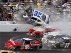 Ni NASCAR nije bezbedan - Juče povređeno 30 ljudi + VIDEO