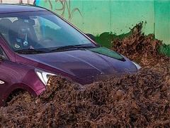 Sneg se topi, a vozačima u Rusiji definitivno nije dosadno