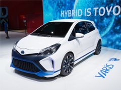 Frankfurt 2013 - Toyota Yaris Hybrid R na prvim “živim” fotografijama