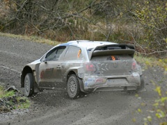 WRC Wales 2013 – Ogier kontroliše vođstvo, traje borba za 4. mesto