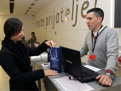 Telekom Srbija nastavlja kampanju - Kada vozis, parkiraj telefon!