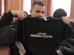 Telekom Srbija nastavlja kampanju „Kada voziš, parkiraj telefon!“