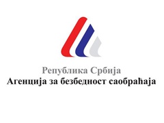 Vozači, zaustavite vozilo kada je crveno svetlo na semaforu!