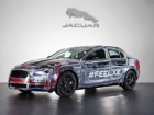 Jaguar XE - sedan srednje klase na prvoj fotografiji