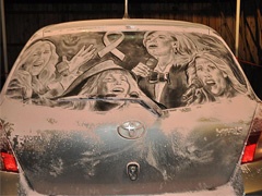 Prašina na automobilu kao inspiracija + FOTO