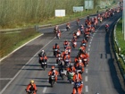 Moto Deda Mraz: 300 motociklista obradovalo decu iz Sremčice