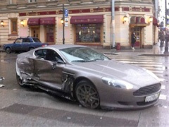 Ruski fudbaler razbio svoj Aston Martin - ima 15 godina!