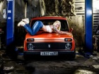 Lada Niva i atraktivne devojke (FOTO)