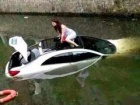 Devojka u Mercedesu CLA završila u kanalu (FOTO)