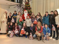 MOL Srbija poklonio bajku i paketiće mališanima iz ustanova za decu