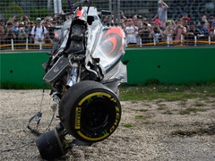 Formula 1 - Mercedes dominantan u Australiji, Alonso OK posle udesa