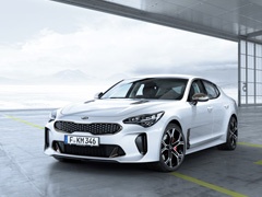 Kia Stinger bljesnuo pod reflektorima salona u Detroitu
