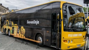 Finci uživali u autobusu sa saunom (FOTO)