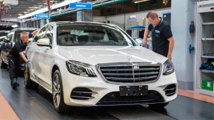Mercedes-Benz S-Klasa sama napustila proizvodnu liniju