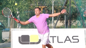 Humanost pobedila na 16. Porše teniskom turniru poznatih