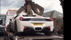 Policija demolirala zaplenjen Ferrari - da li znate zbog čega? (VIDEO)