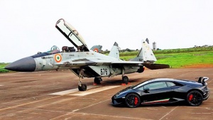 MiG29 protiv superbrzog Lamba - šta mislite, ko je brži (VIDEO)