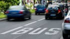 Automobili sa najmanje troje ljudi, u Nemačkoj bi mogli da koriste i traku za javni prevoz