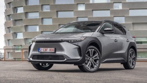 Potpuno električna Toyota bZ4X dobija brže punjenje, više komfora i nova praktična rešenja