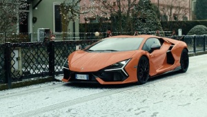 Automobili Lamborghini - hrabrost i dobrota prevazilaze podele (VIDEO)